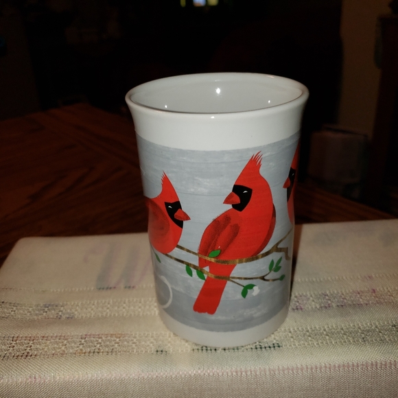 Beautiful Royal Norfolk Cardinal Coffee or Tea Mug - Picture 2 of 8